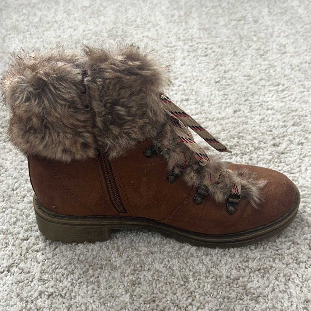 Universal Thread Boots - Picture 3 of 7